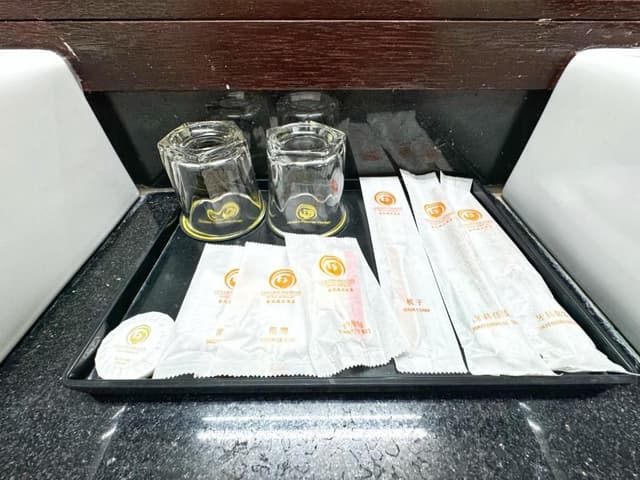 Angol King Suite