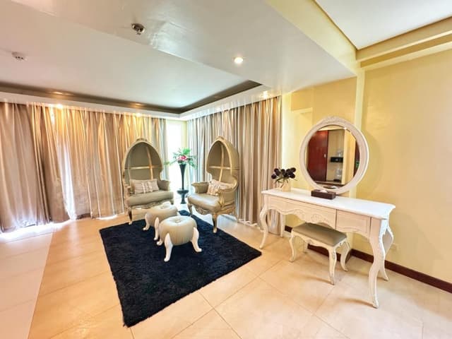 Yapak King Suite