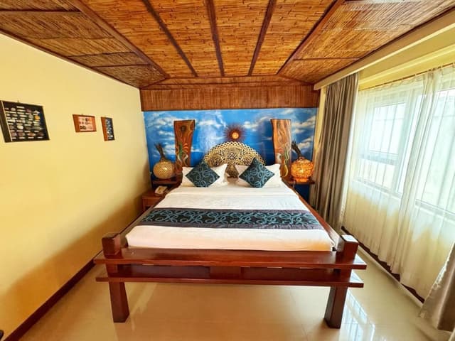 Coral Garden King Suite
