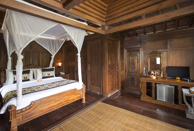 Suite, 1 Queen Bed, Valley View