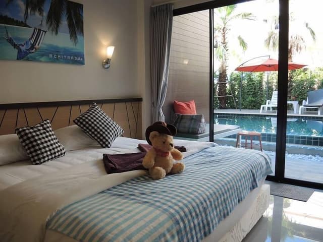 Deluxe Room, Pool Access