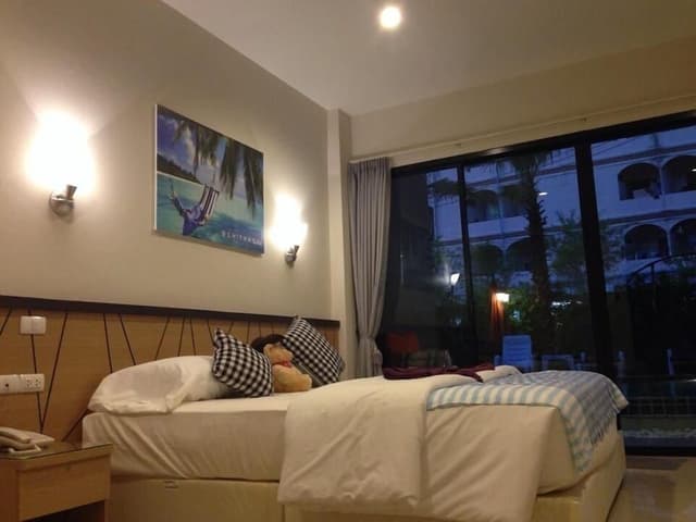 Deluxe Room, Pool Access