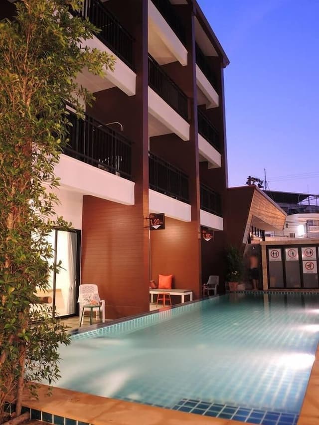 Deluxe Room, Pool Access