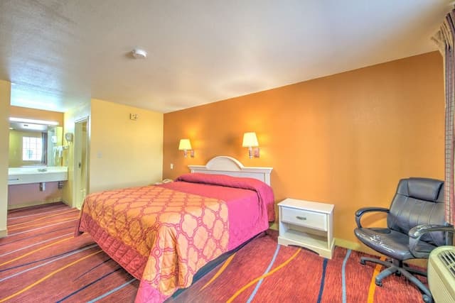 Room, Accessible, Non Smoking (King Bed)
