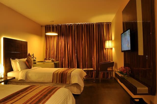 Deluxe Double Room, 1 Bedroom, Smoking, City View