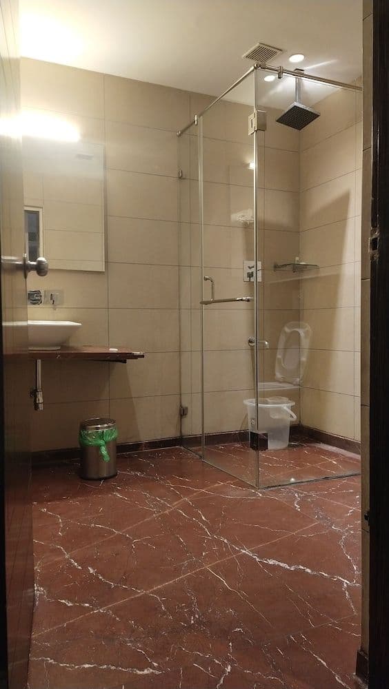 Deluxe Double Room, 1 Bedroom, Smoking, City View