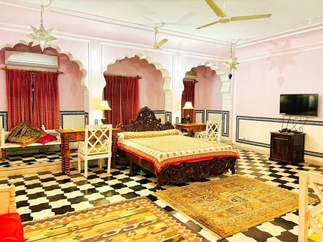 Deluxe Suite