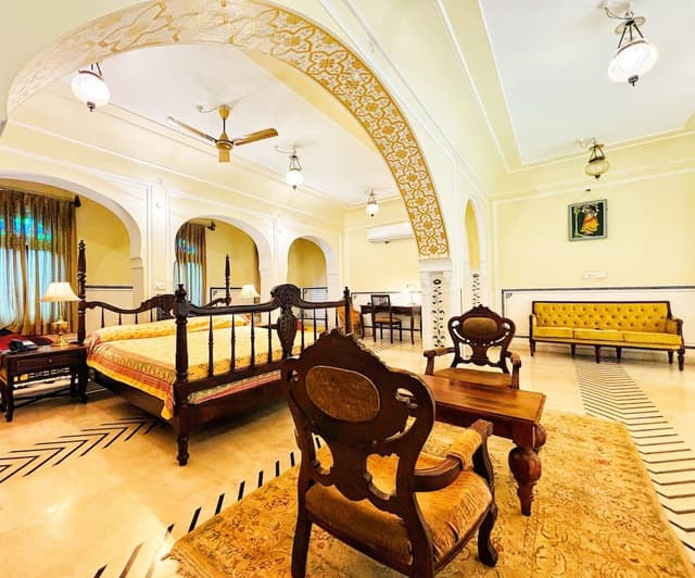 Deluxe Suite