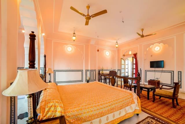 Deluxe Suite