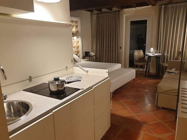 Studio Suite, Annex Building