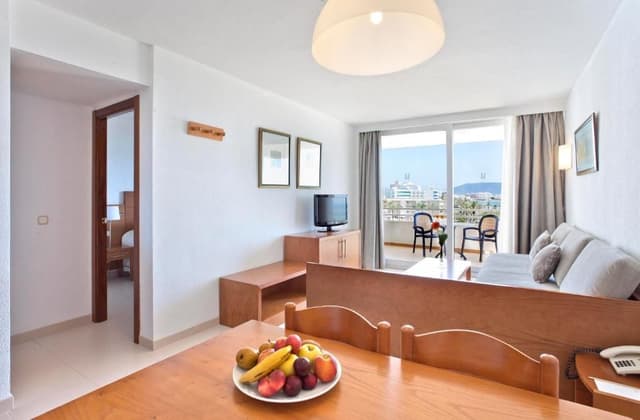 1 Bedroom Apartment Side Sea View