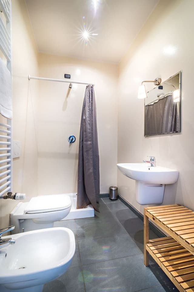 Shared Dormitory, Mixed Dorm, Private Bathroom (5 beds)