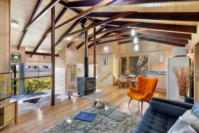 1 Bedroom Treehouse