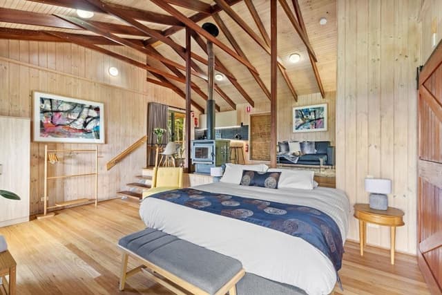 The Studio Treehouse (Require all wheel drive car to access)