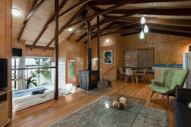 1 Bedroom Treehouse