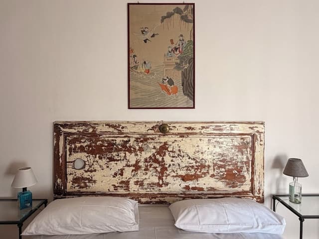 Standard Room, 1 King Bed, Private Bathroom