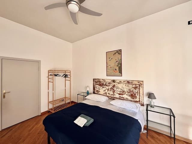 Standard Room, 1 King Bed, Private Bathroom