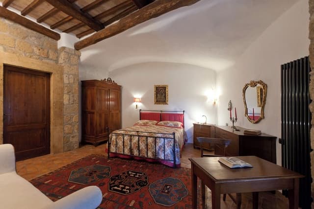 Luxury Suite, 1 Queen Bed, Jetted Tub, Valley View (100-300 meters from check-in location)
