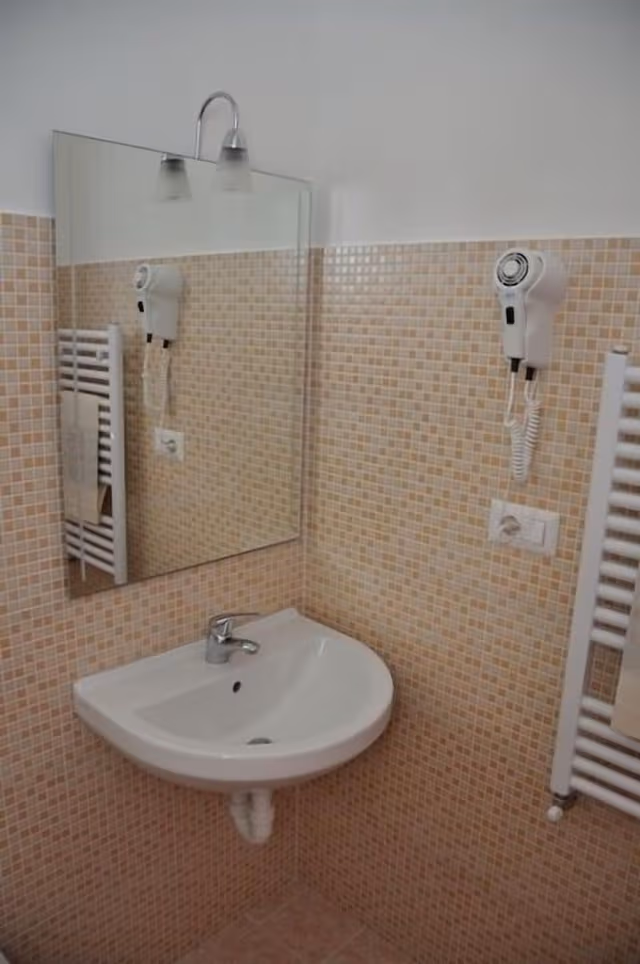 Comfort Double or Twin Room, 1 Bedroom, Private Bathroom, Hill View
