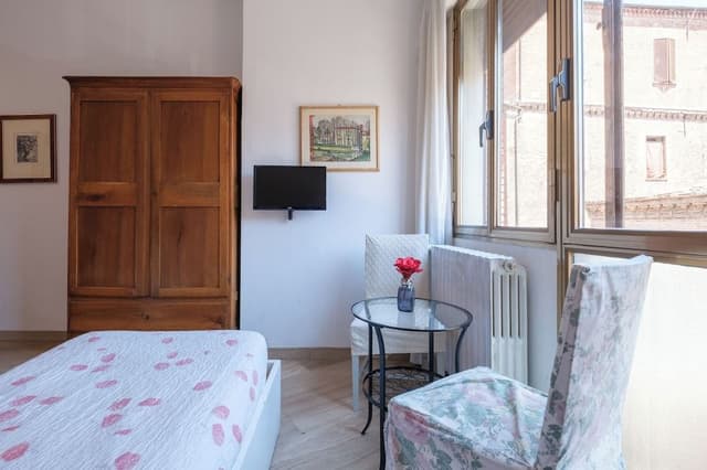 Twin Room (External Private Bathroom)