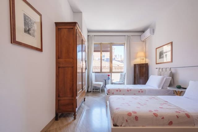 Twin Room (External Private Bathroom)
