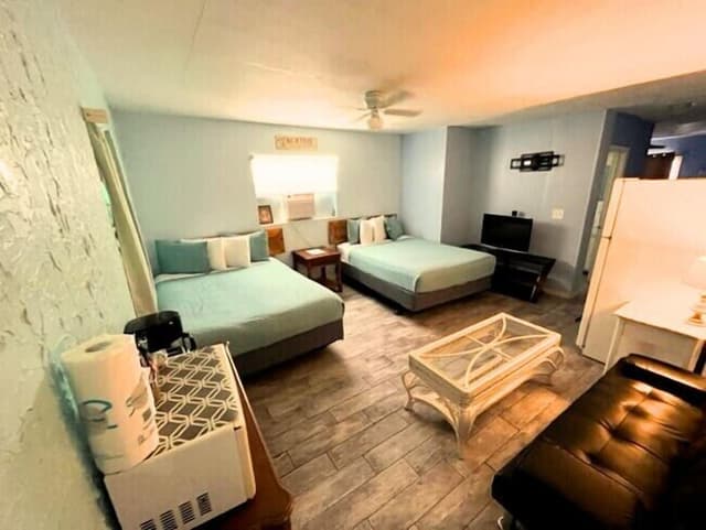 Second Floor 2 Bedroom Suite w/Sofa Sitting Area