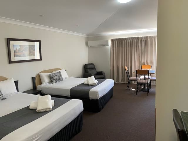 Executive Queen Twin Room