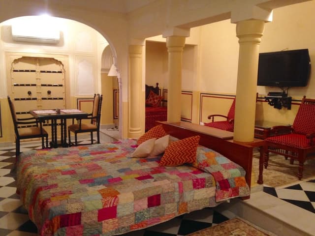 Suite