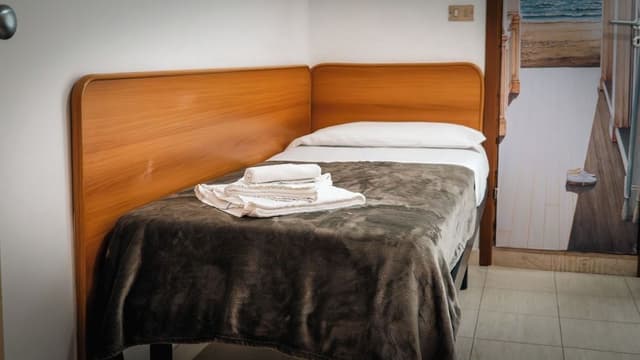 Comfort Room, Balcony