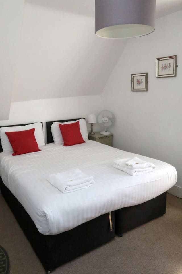 Standard Double Room, 1 Queen Bed
