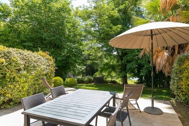 Comfort Cottage, 2 Bedrooms, 2 Bathrooms, Garden View