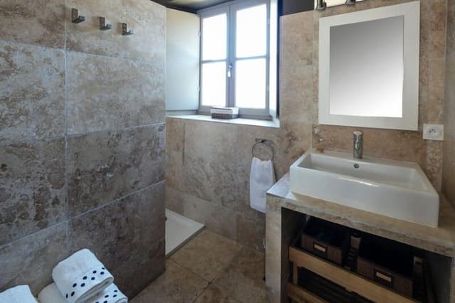 Comfort Cottage, 2 Bedrooms, 2 Bathrooms, Garden View