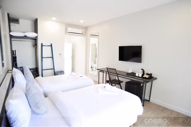 Premier Deluxe Twin Room