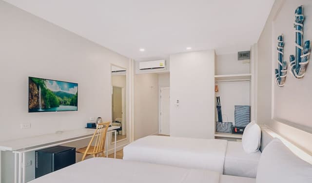Premier Deluxe Twin Room