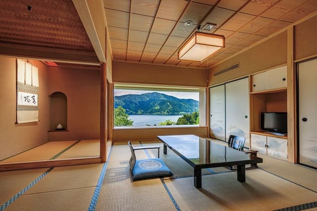 [Mt. Fuji & Lake View] Private Room with Hot Spring Bath, Non Smoking
