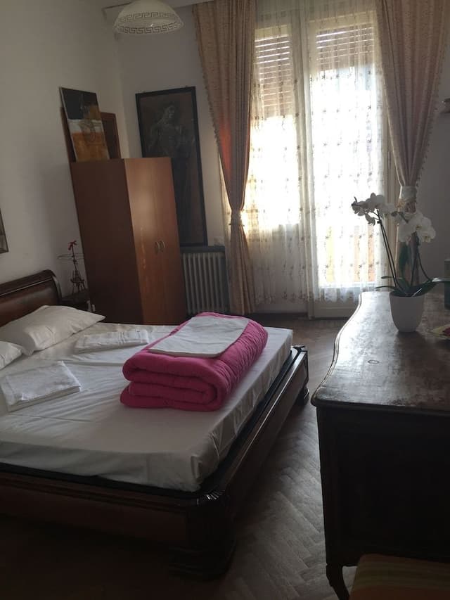 Double Room Single Use, Shared Bathroom