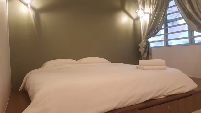 Exclusive Apartment, 3 Bedrooms, Refrigerator & Microwave, Hill View