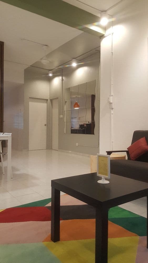 Exclusive Apartment, 3 Bedrooms, Refrigerator & Microwave, Hill View