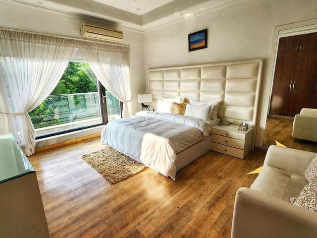 Royal Room, Balcony, City View