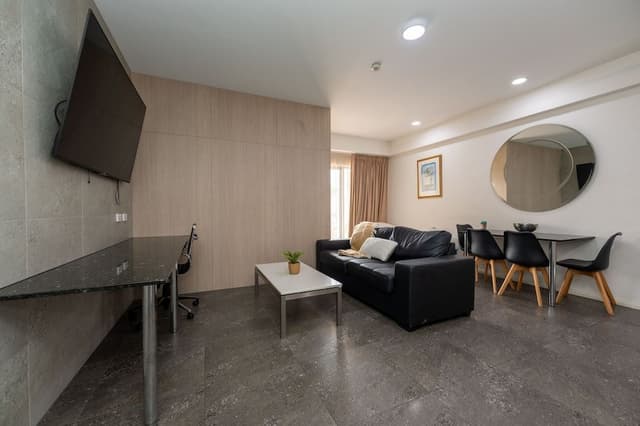 Deluxe One Bedroom Spa Apartment