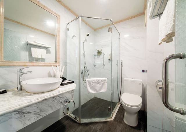 Deluxe Triple Room City View