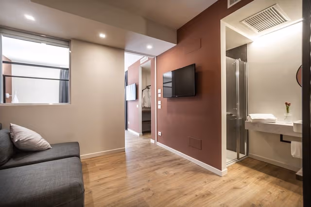 Suite, Balcony, Lake View