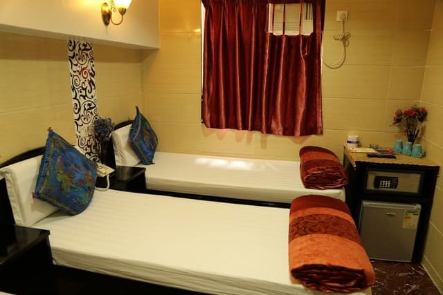Standard Twin Room