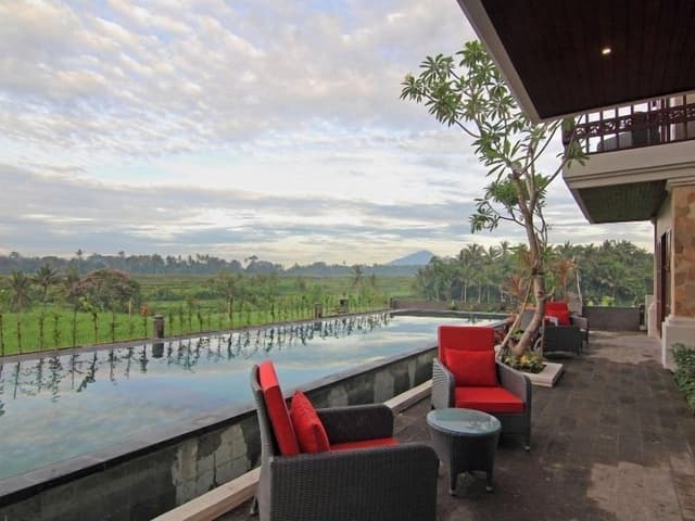 4 Bedroom Villa with Private Pool