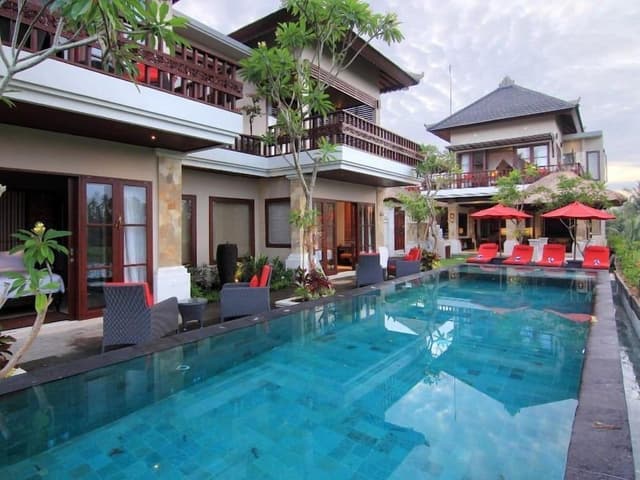 4 Bedroom Villa with Private Pool