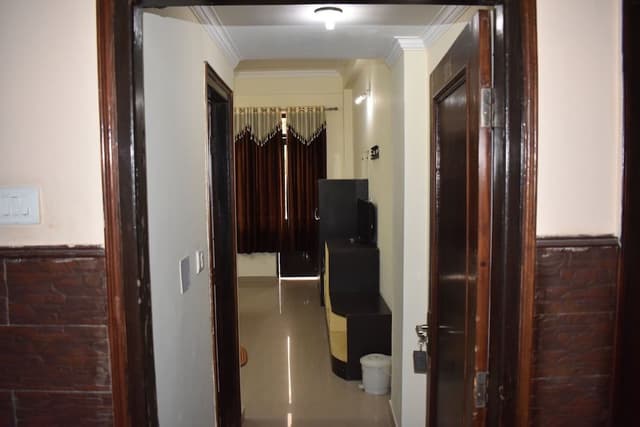 Deluxe Double Non A/C Room