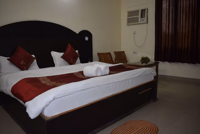 Deluxe A/C Room