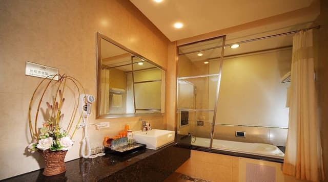 Business Quadruple Room (A)