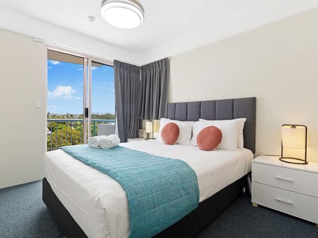 Deluxe Apartment, 3 Bedrooms, Balcony, Partial Ocean View