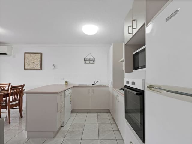 Family Apartment, 2 Bedrooms, Balcony, Partial Ocean View
